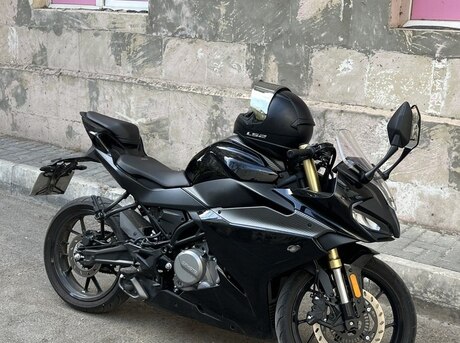 CFMOTO 250 SR 2025