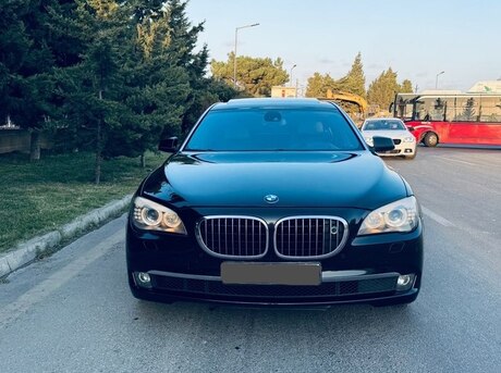 BMW 750