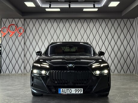 BMW i7