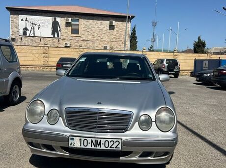 Mercedes E 240