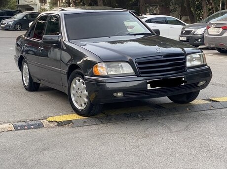 Mercedes C 180