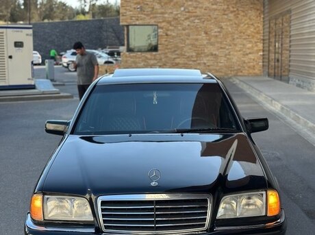 Mercedes C 230