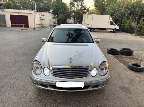 Mercedes E 240