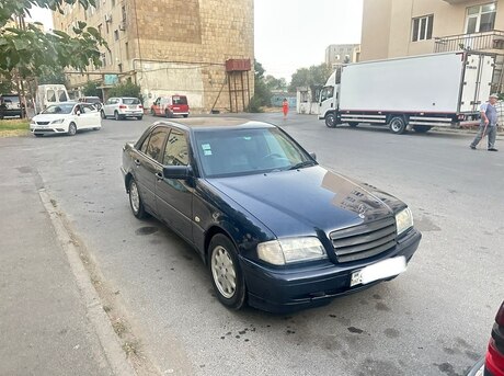 Mercedes C 180