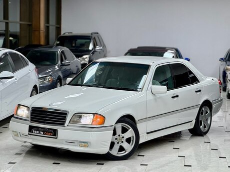 Mercedes C 280