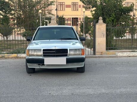 Mercedes 190