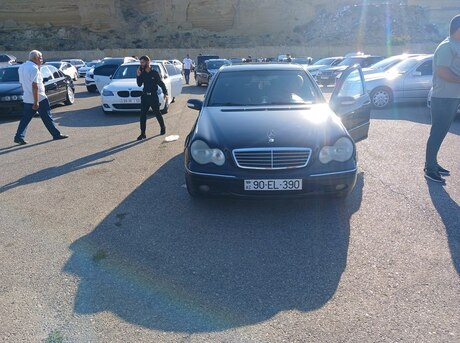 Mercedes C 240