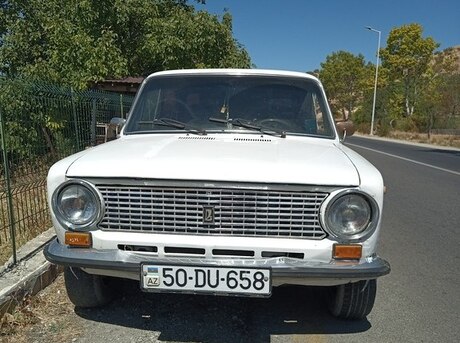 LADA (VAZ) 21011