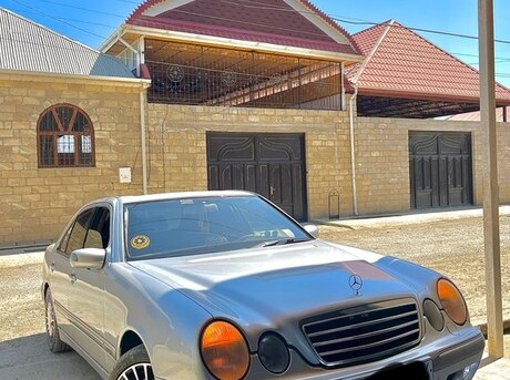 Mercedes E 270