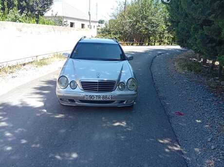 Mercedes E 220