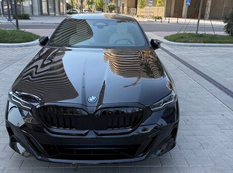 BMW i5