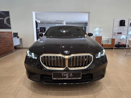 BMW i5