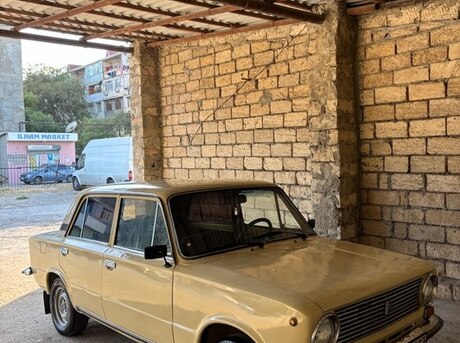 LADA (VAZ) 21011