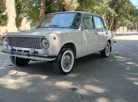 LADA (VAZ) 21011