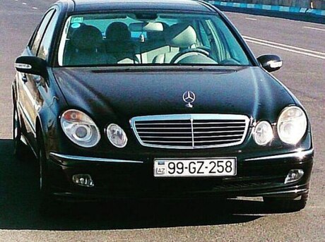 Mercedes E 240