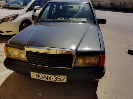Mercedes 190