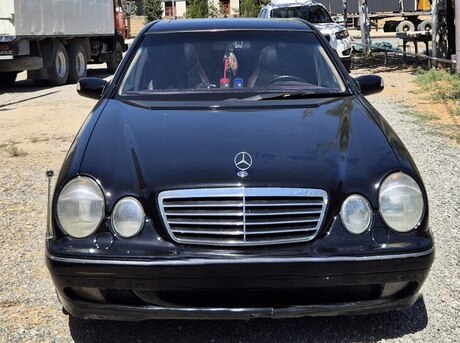 Mercedes E 270