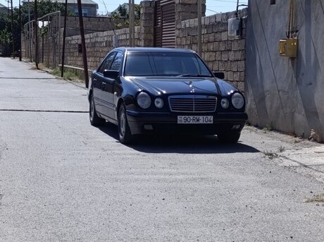 Mercedes E 320