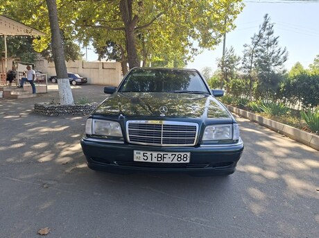 Mercedes C 180