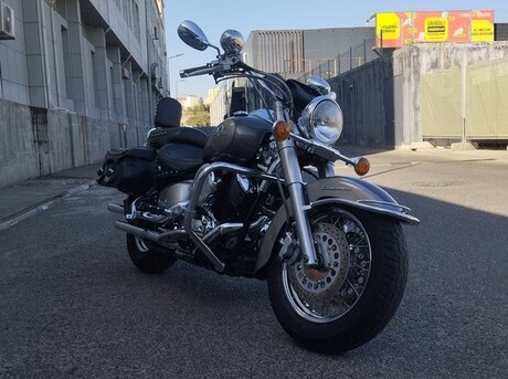Yamaha XVS1300A Midnight Star