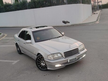 Mercedes C 180