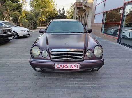Mercedes E 230