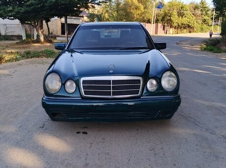 Mercedes E 300