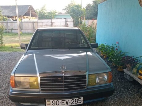 Mercedes 190