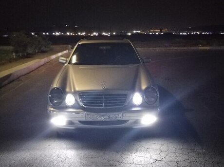 Mercedes E 320