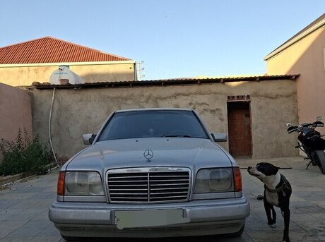 Mercedes E 280