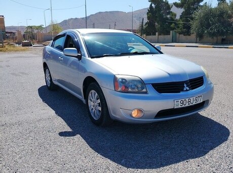 Mitsubishi Galant