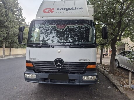 Mercedes Atego 817