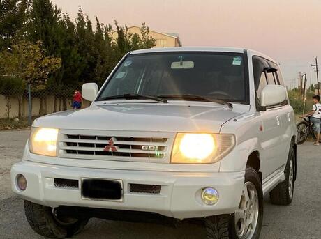 Mitsubishi Pajero io