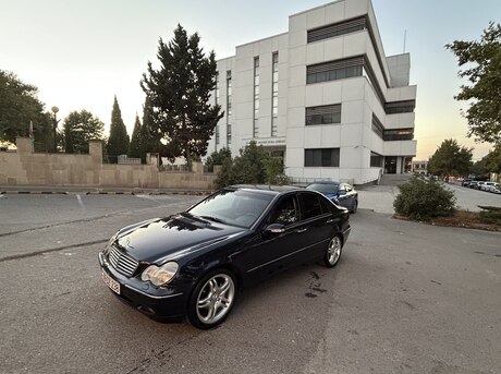 Mercedes C 200