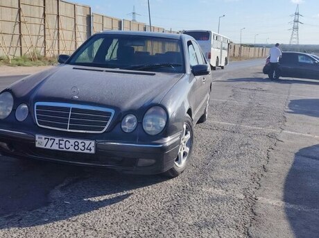 Mercedes E 220 2000