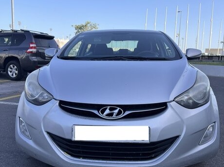 Hyundai Elantra 2012