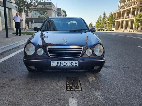 Mercedes E 220 2000