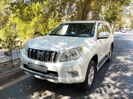 Toyota Land Cruiser Prado 2011