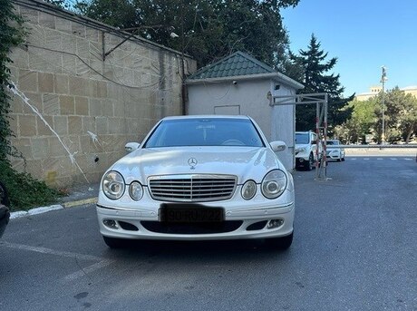 Mercedes E 240 2003