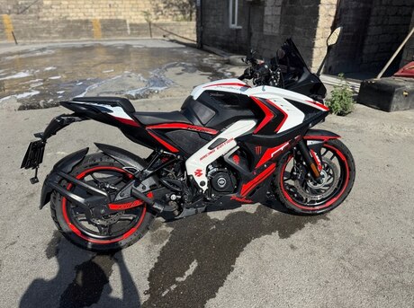 Bajaj Pulsar RS 200