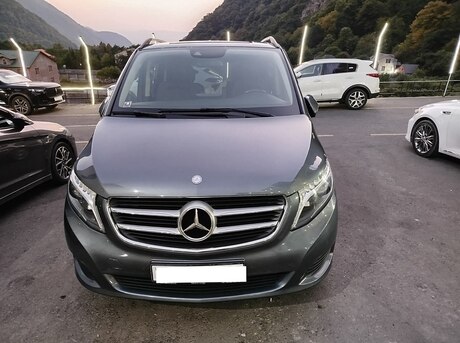 Mercedes V 220 2015