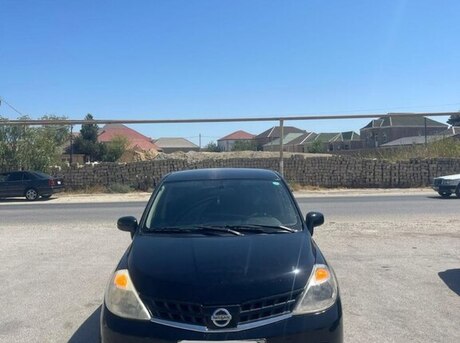 Nissan Tiida 2012