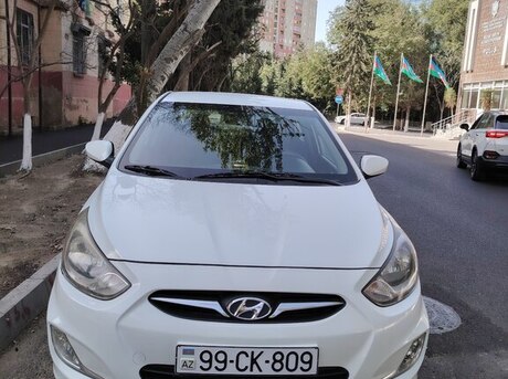 Hyundai Accent 2012