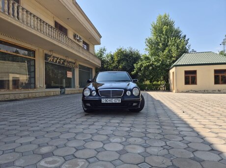 Mercedes E 220 2000