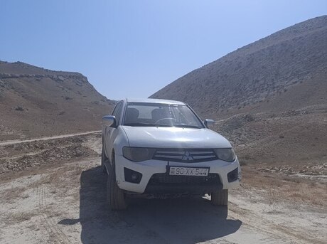 Mitsubishi L200 2014