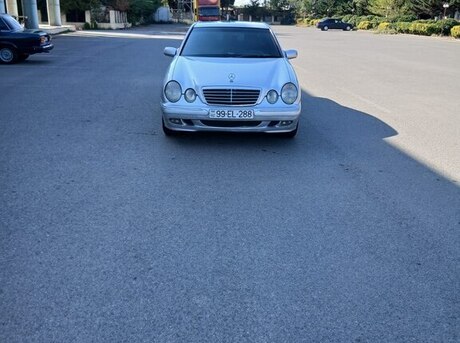 Mercedes E 220 2001