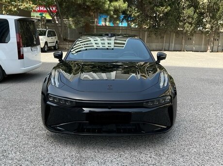 ZEEKR 001 2024