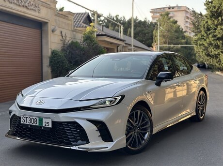 Toyota Camry 2025