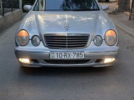 Mercedes E 220 2000