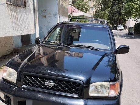 Nissan Pathfinder 2000